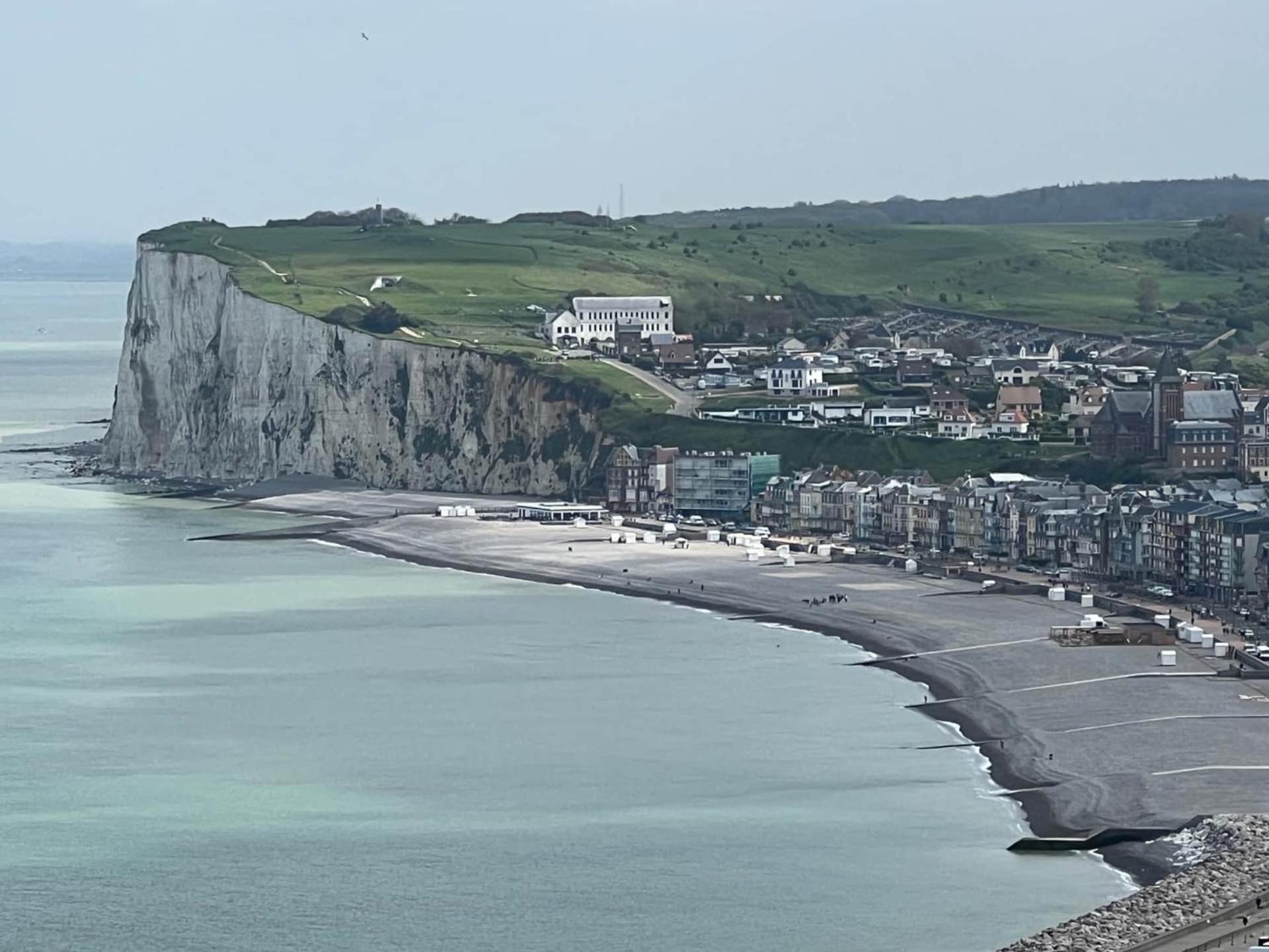 Caprices De Mer Appartement Avec Grand Balcon Et Vue A 300 M Plage, Apercu Mer, Lit Queen Size, Mers Les Bains Le Treport , Petit Dejeuner En Option, 2 Velos Fournis Dış mekan fotoğraf